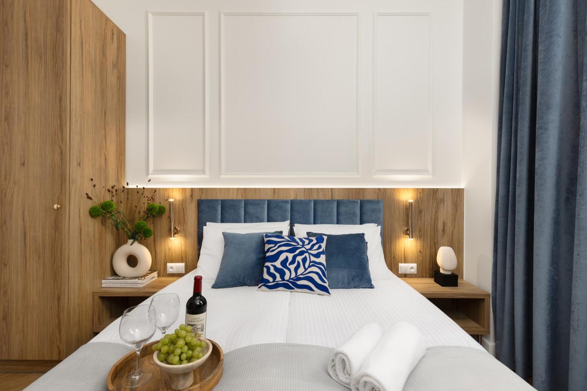 Movo Prestige Old Town Апартаменти
