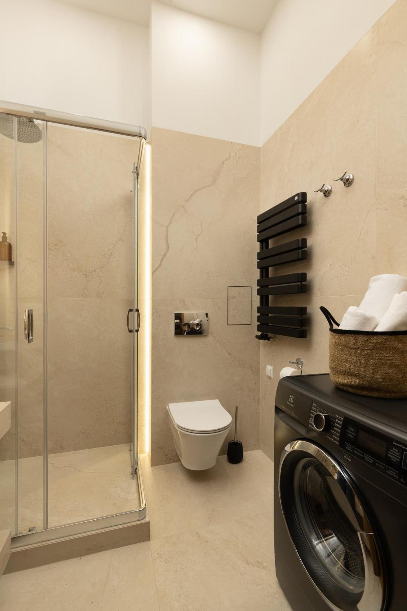 Movo Prestige Old Town Апартаменти